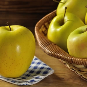 Apple Golden Delicious(گولڈن ڈیلیشس سیب) - 1kg saib