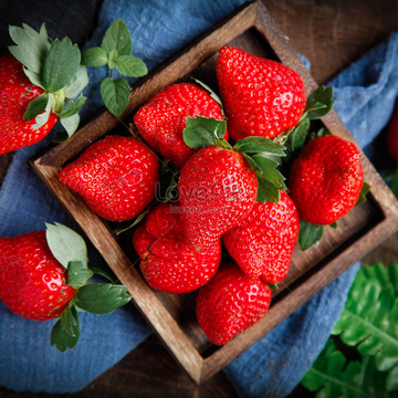 Strawberries - اسٹرابیری