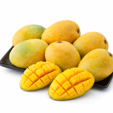 Anwar Ratol is a premium, small-sized Pakistani mango variety known for its intense sweetness, rich aroma, and fiber-free, creamy texture. Available mainly from May to July, it is often considered a connoisseur's choice.